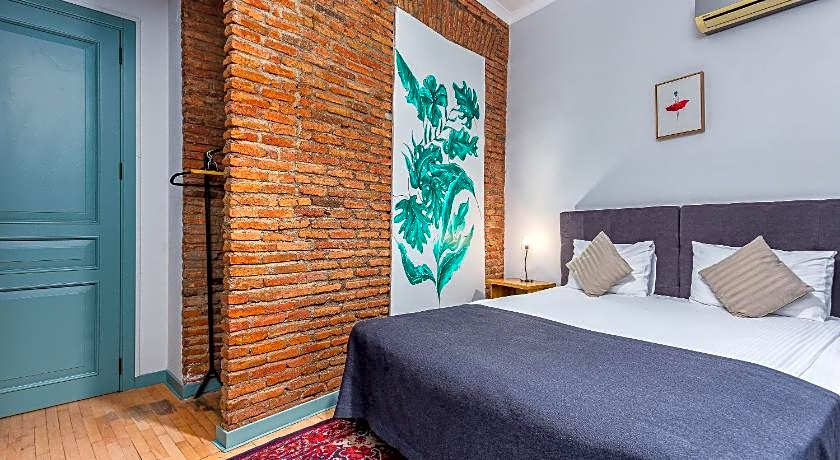 Ethnograph Old Tbilisi Hotel