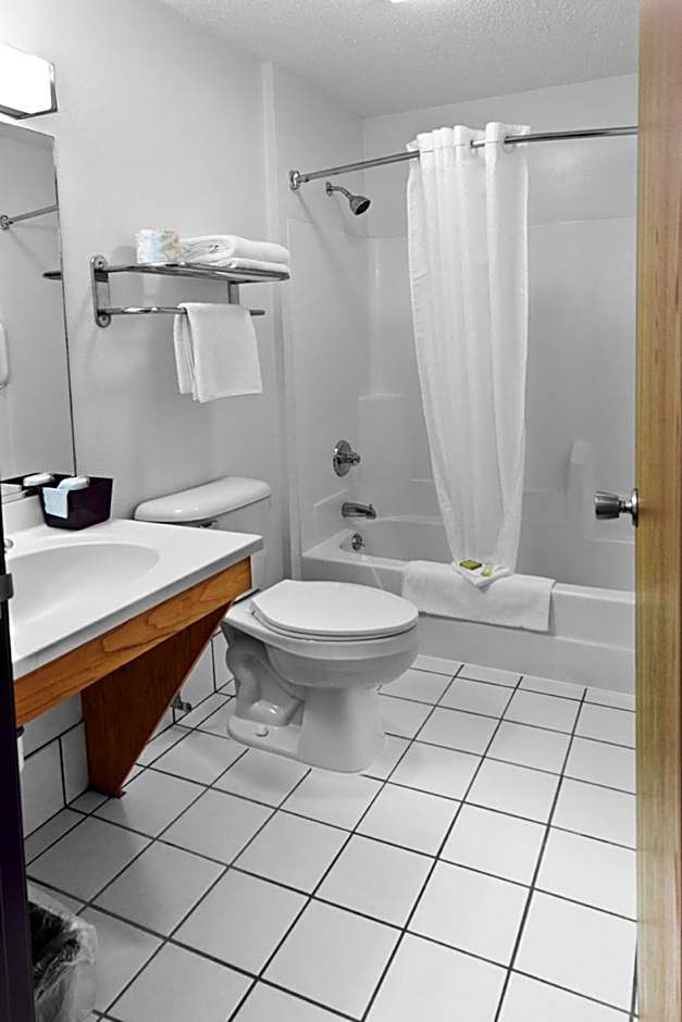 Super 8 by Wyndham Ottawa Starved Rock