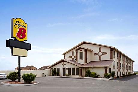 Super 8 by Wyndham Carlsbad