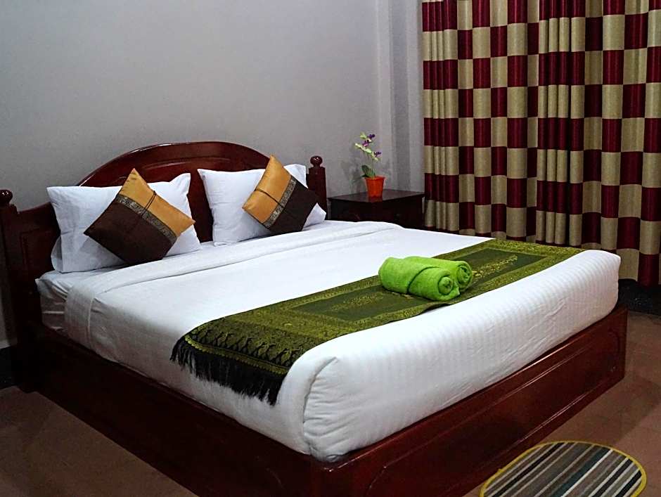 Phetphaylin Hotel