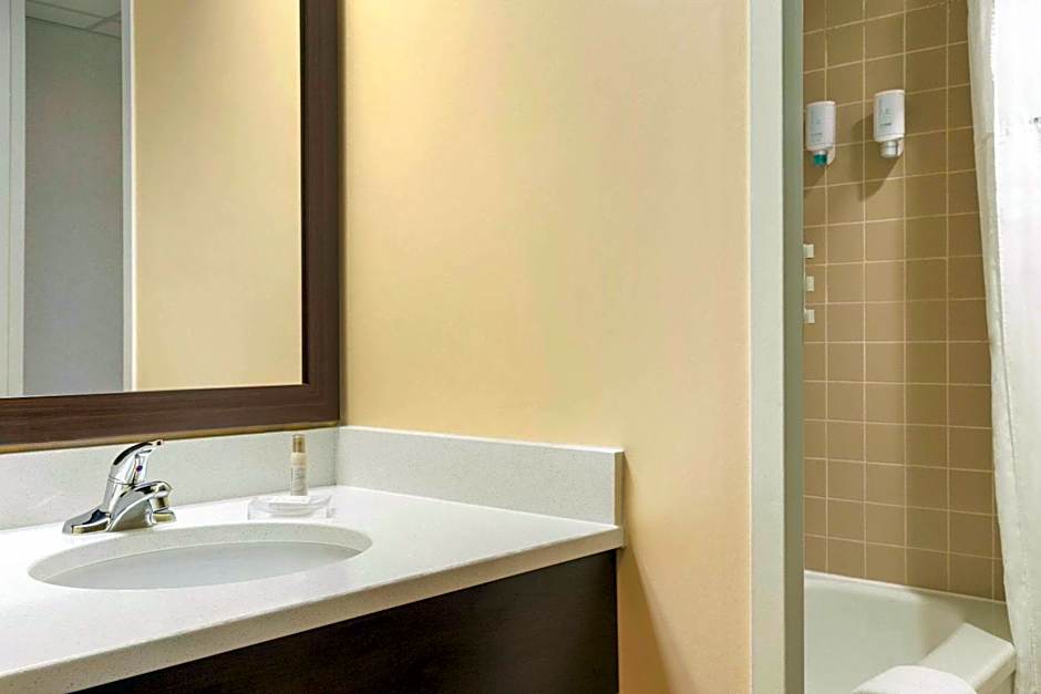 Travelodge by Wyndham Sydney