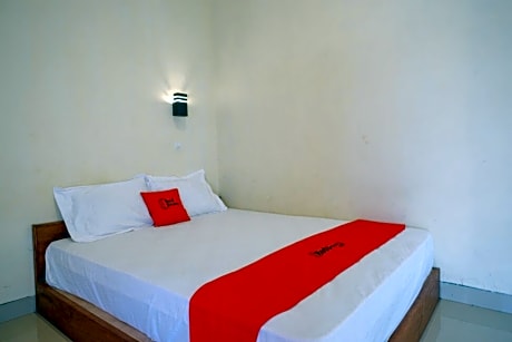 RedDoorz near Candi Cetho Karanganyar