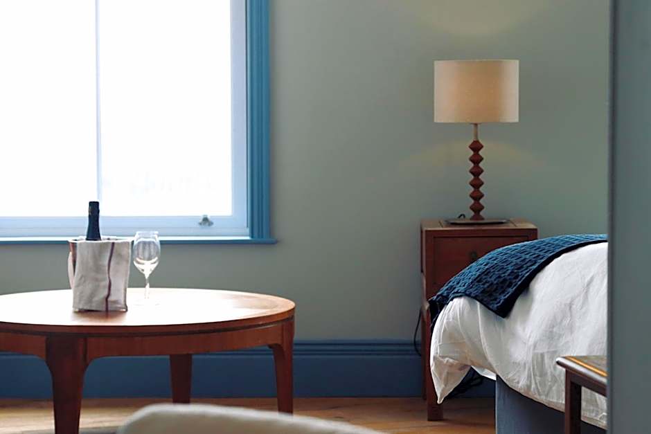 The London & Paris Hotel