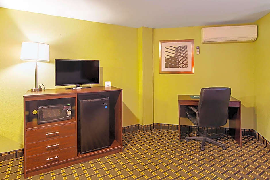 Quality Inn Plainfield I-395