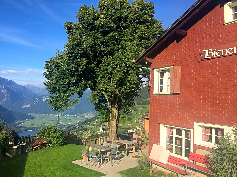 Amdenlodge Bienenheim Naturhostel