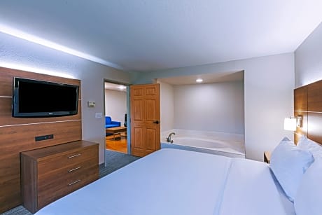 1 King Bed Family Suite Non-Smoking