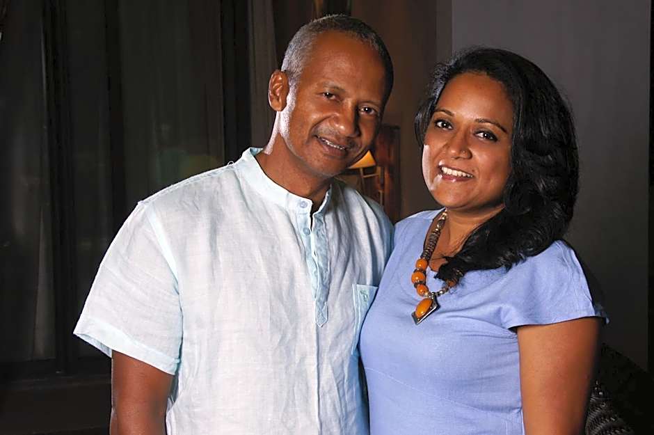 Villa Alizée - Boutique Hôtel Expérience - Idéal Couples & Pros - Piscine - Restaurant - Rooftop bar - Parking privé - 10min Port-Louis - Ambiance Tropical chic & authentique