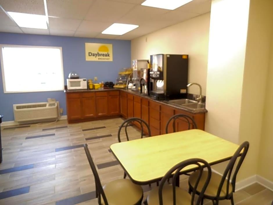 Days Inn by Wyndham West Branch Iowa City Area