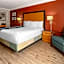 La Quinta Inn & Suites by Wyndham Pittsburgh Airport