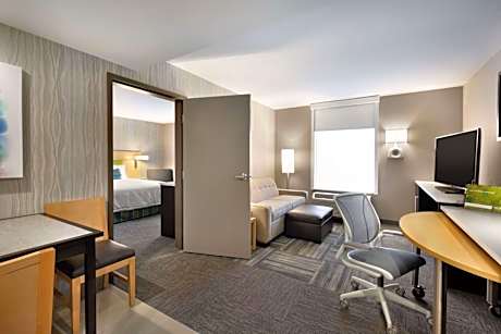 Queen Suite - Mobility Access/Non-Smoking