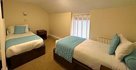 Family Room with Garden View