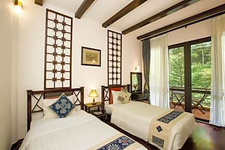 Deluxe Twin Room with Mountain View