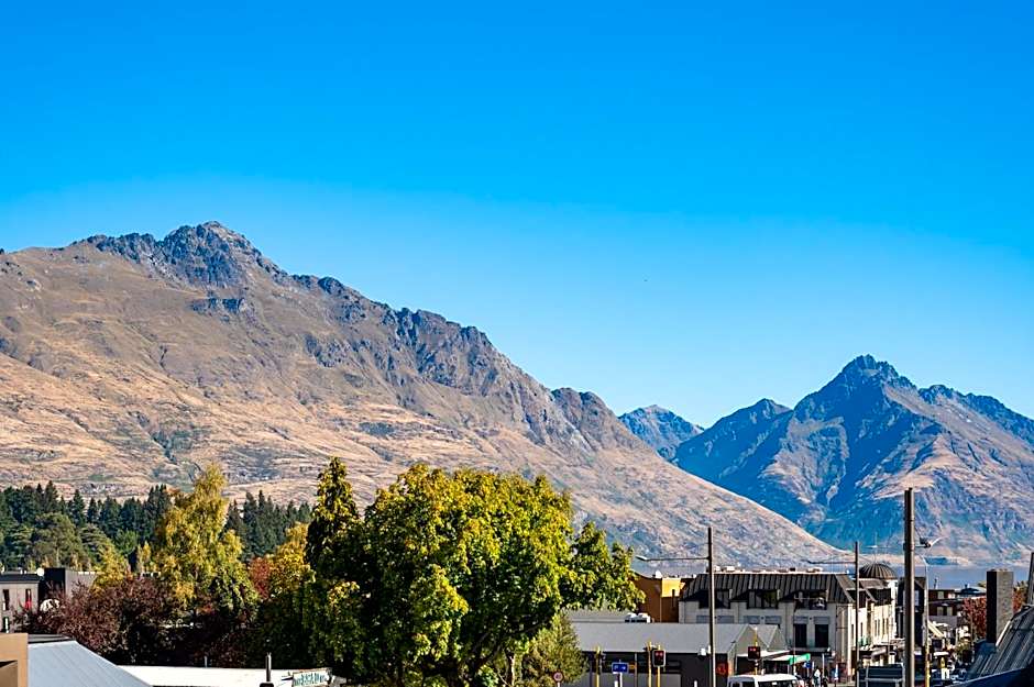 Luxe Suites & Apartments