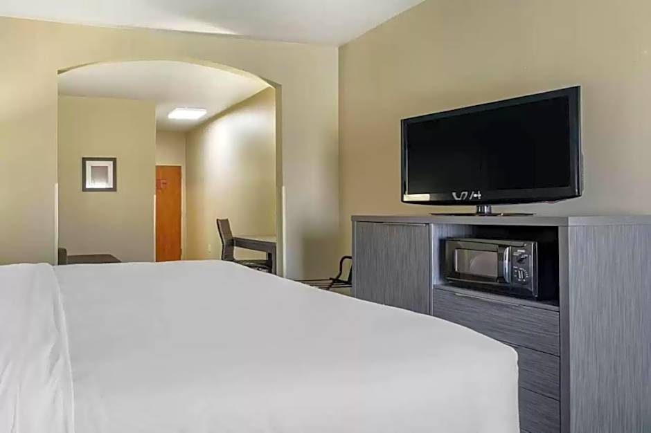 Comfort Inn & Suites Pauls Valley - City Lake