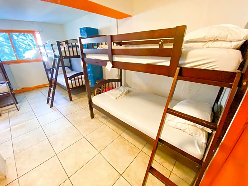 ITH Beach Bungalow Surf Hostel San Diego Adults Only