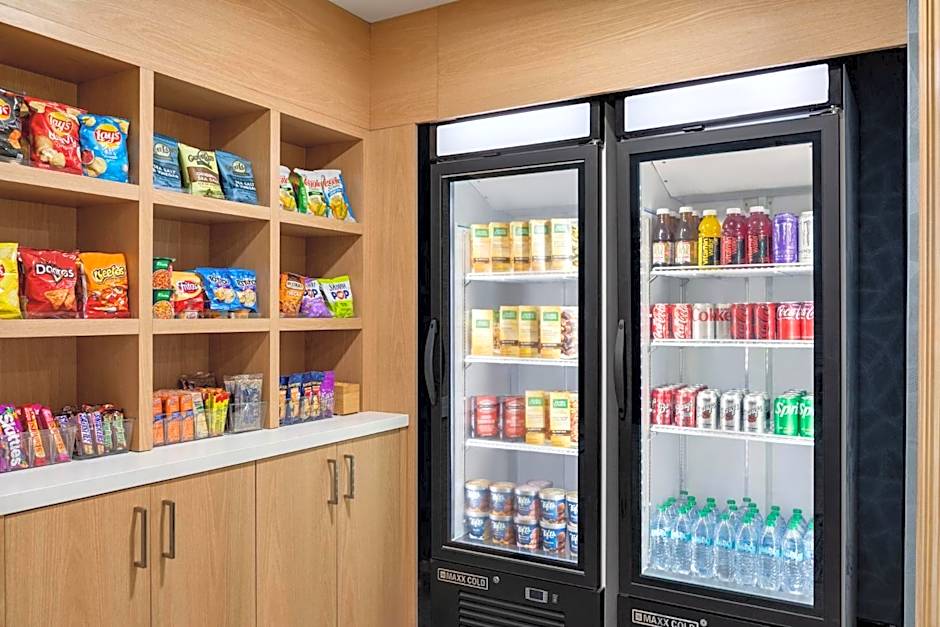 Holiday Inn Express & Suites North Fremont By IHG