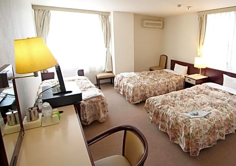 Single Room B - Smoking