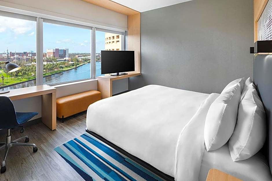 Aloft Tampa Downtown