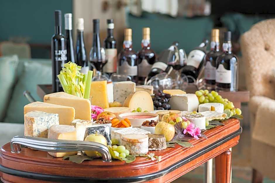 Summer Lodge Country House Hotel