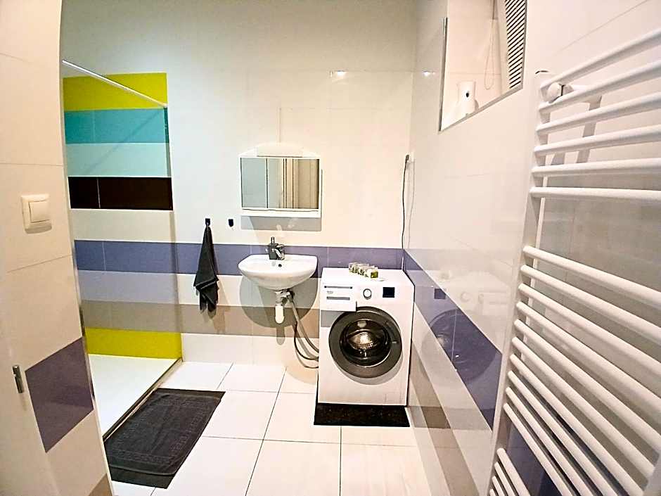 Dimael Hostel & Apartments