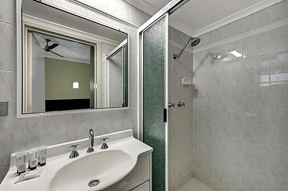 City Oasis Inn Townsville, SureStay Collection by BW