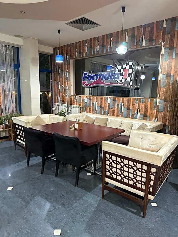 Formula 1 Motel