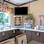 Super 8 by Wyndham Mansfield LA