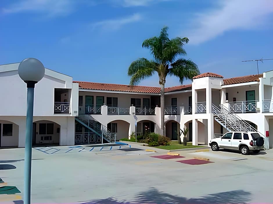 Crescent Inn