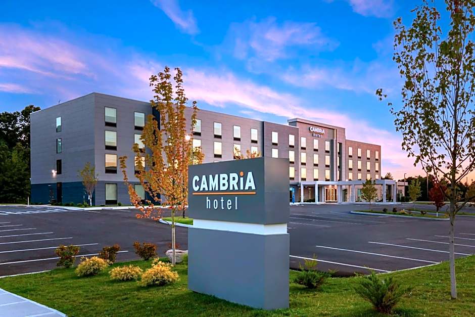 Cambria Hotel & Suites Plymouth