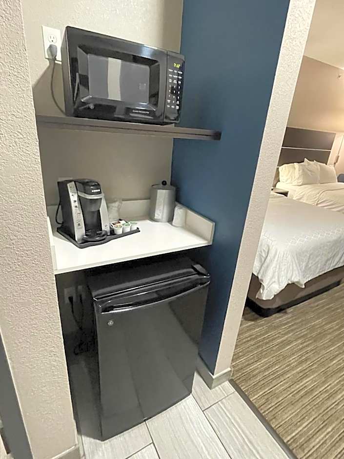 Holiday Inn Express Hotel and Suites Ada By IHG