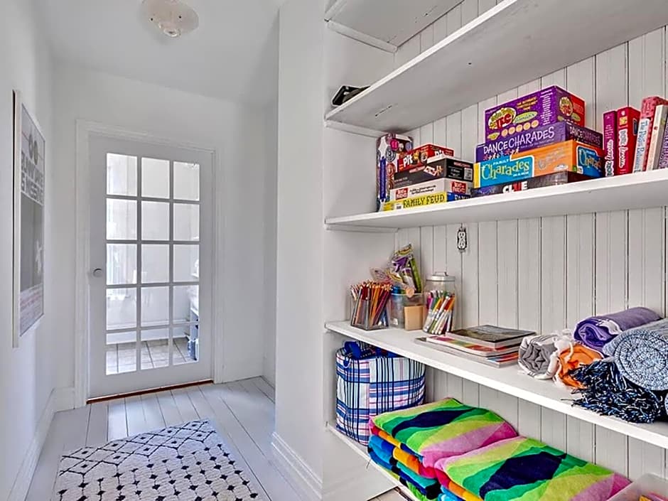 The Gem - Beautiful farmhouse with hot tub