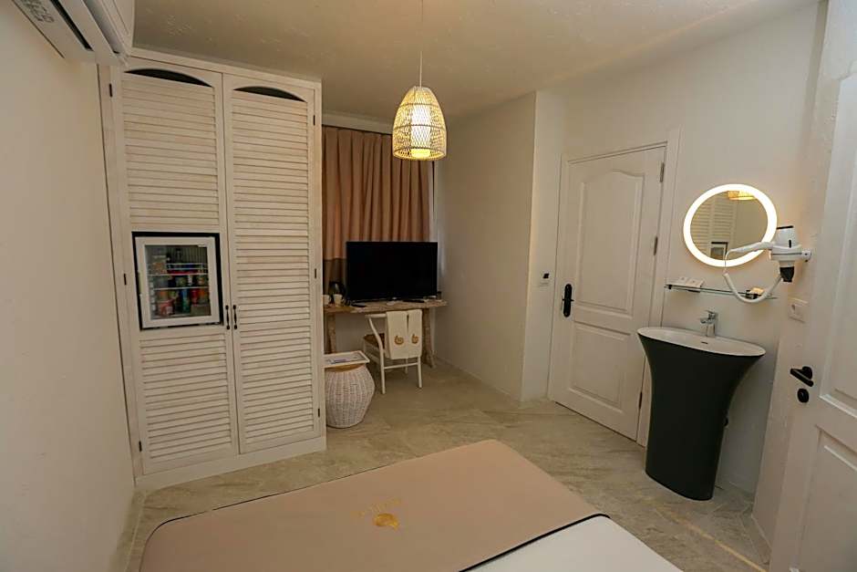 Avalon Boutique Hotel & Suites