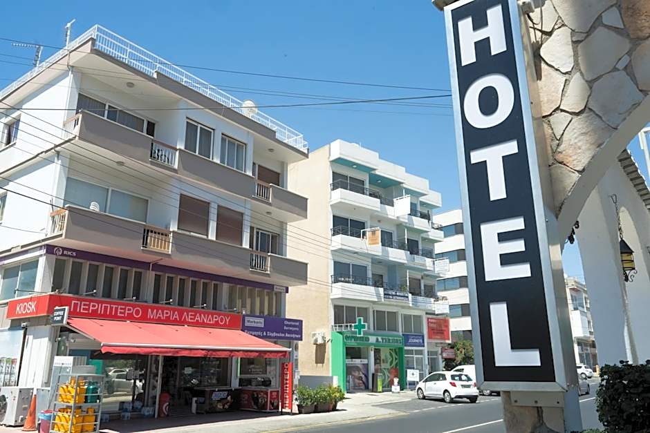 Le Village Hotel