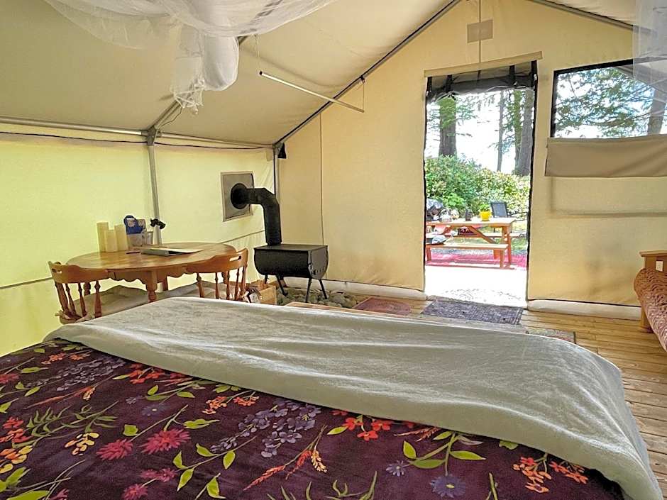 So Damn Lucky Glamping