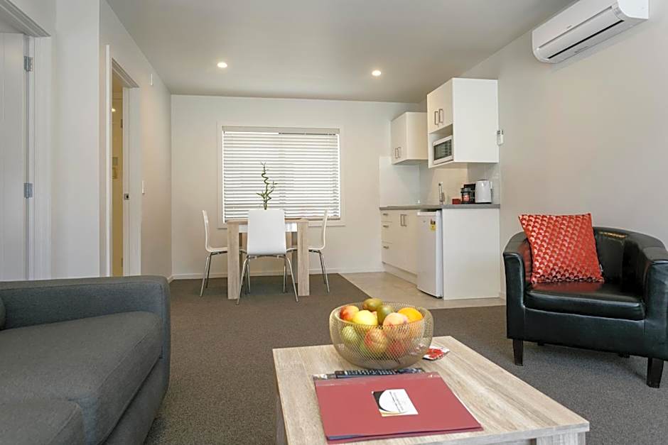 Acacia Lake View Motel