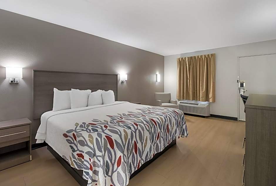 Red Roof Inn & Suites Jackson