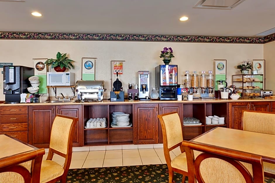 Country Inn & Suites by Radisson, London South, ON