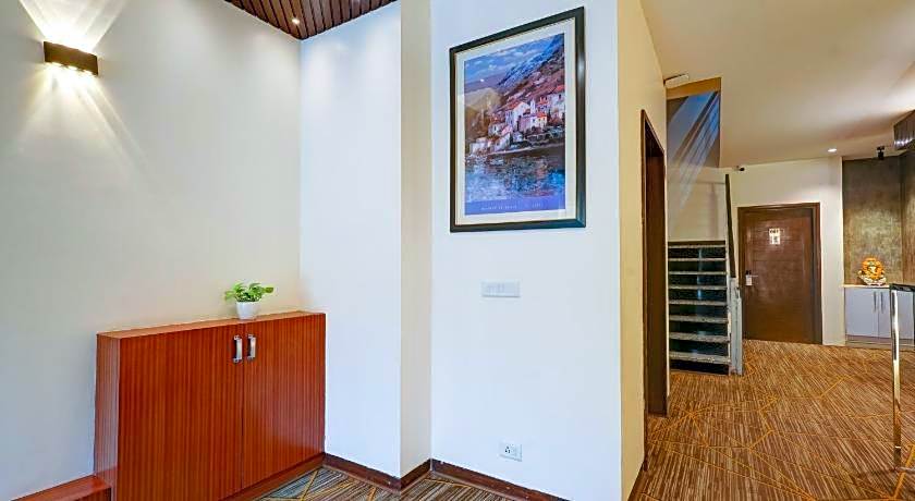 Stately Suites - Golf Course Road