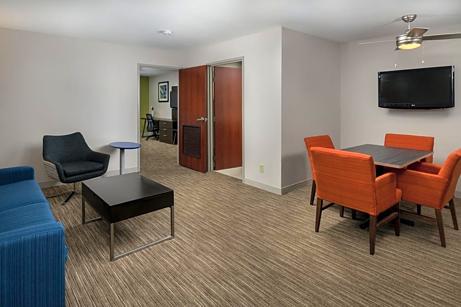 Holiday Inn Express Lawrence By IHG