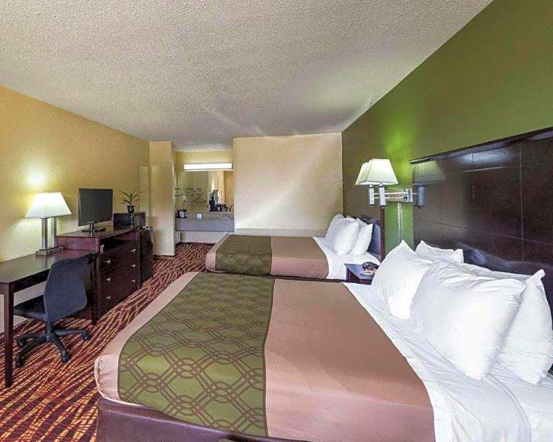 Econo Lodge Inn & Suites Downtown San Antonio