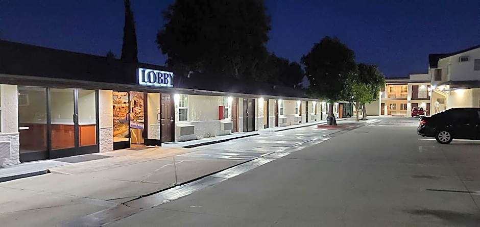 Le Blanc Inn & Suites