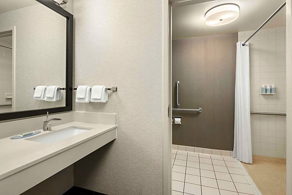 Courtyard by Marriott Bloomington by Mall of America