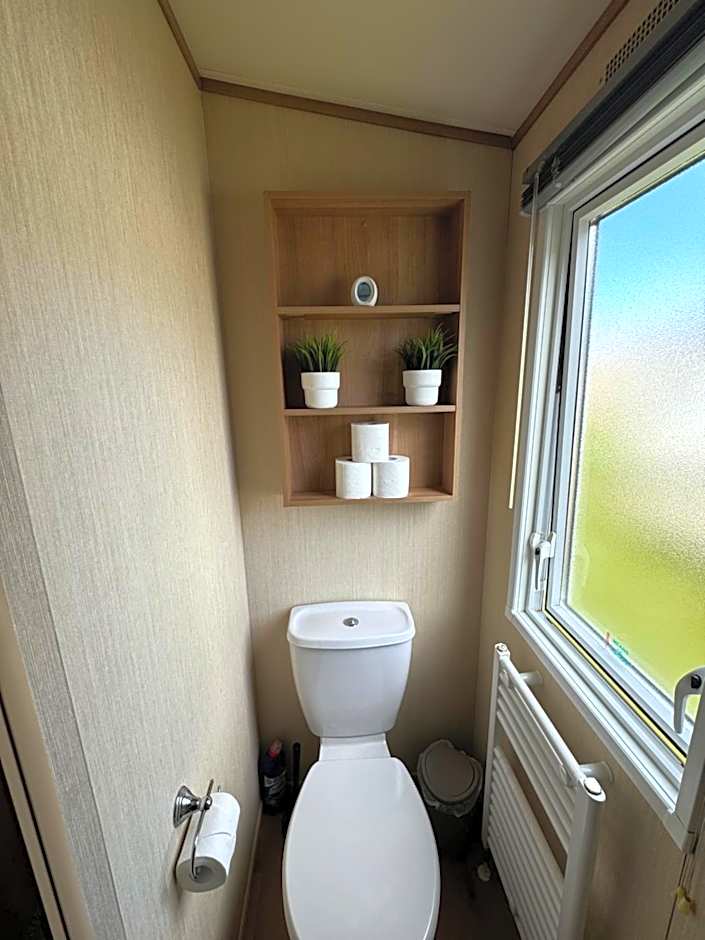 Hot tub retreat at Tattershall Lakes