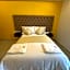 OYO Hotel Familiar Tollan