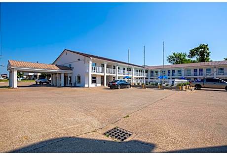 Motel 6-Bryan, TX - University Area