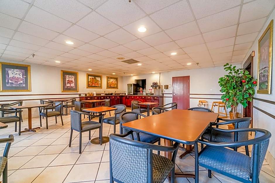 Ark Suites By OYO Jonesboro I-555
