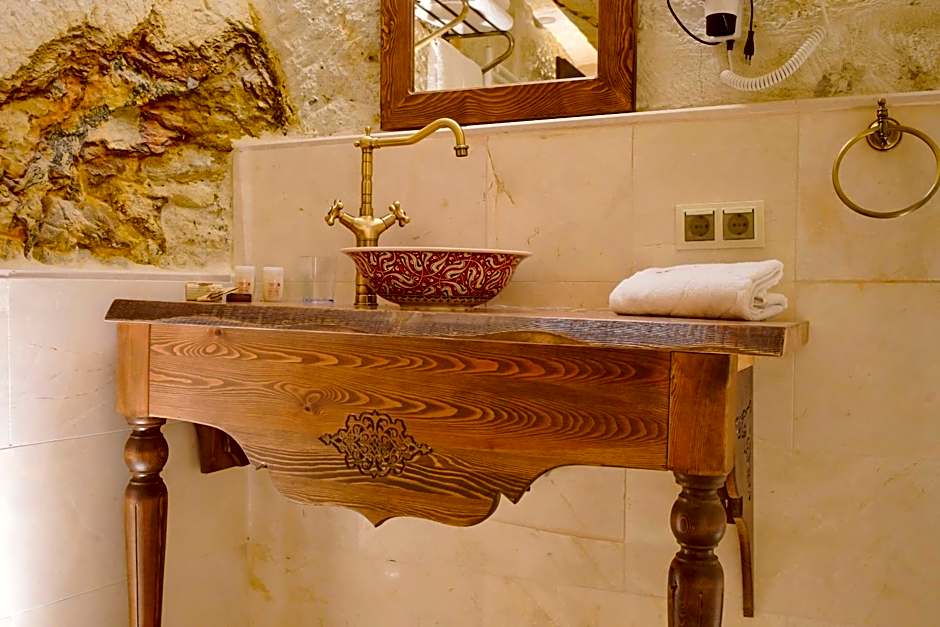 Fairyland Cave Hotel