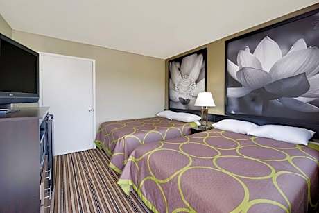 2 Double Beds, Smoking