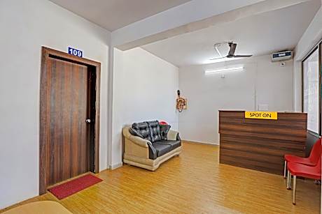 SPOT ON Krishna Hotel & Rooms