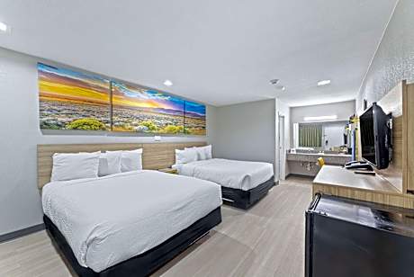 Queen Room with Two Queen Beds - Non-Smoking